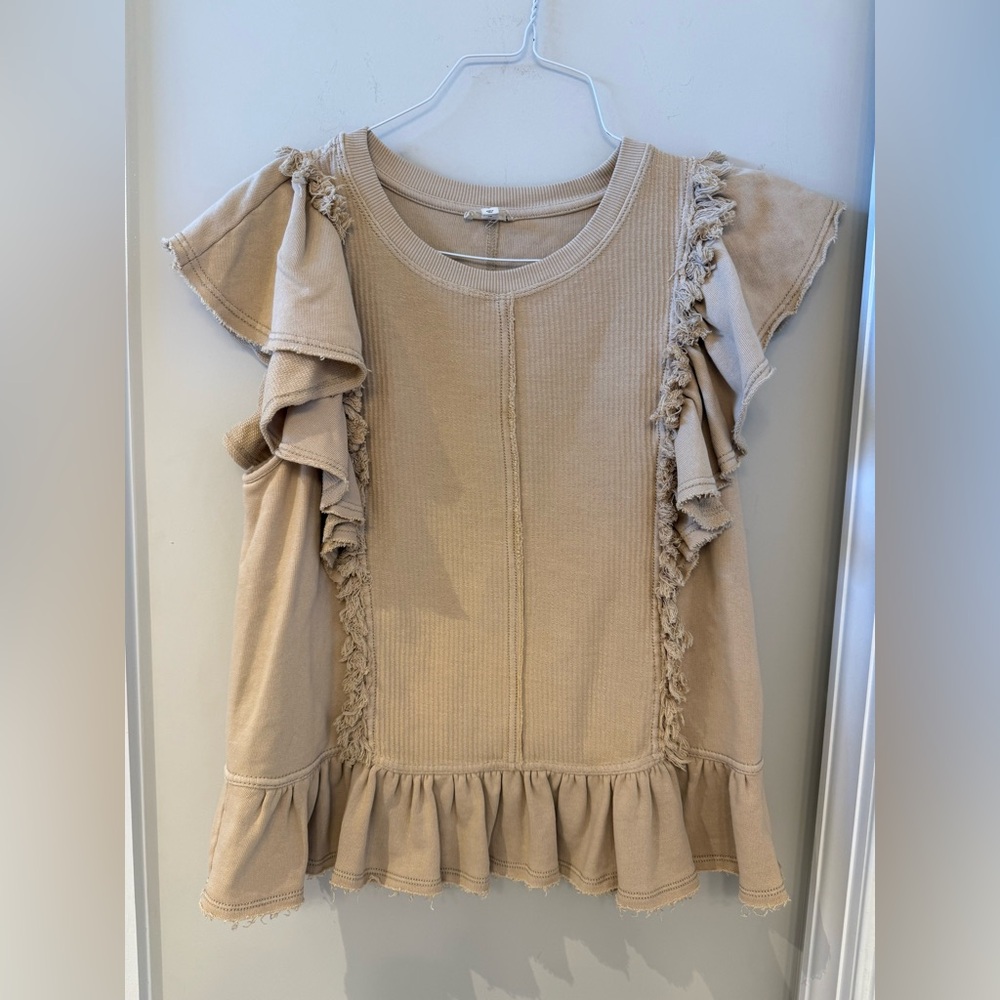 Pilcro Cream Ruffled Sleeve Knit Top size m - Picture 2 of 6